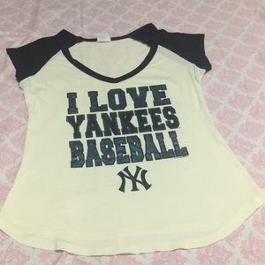 ⚾️Official New York Yankees T-shirt “I Love Yankees Baseball”Sz L cream and blue